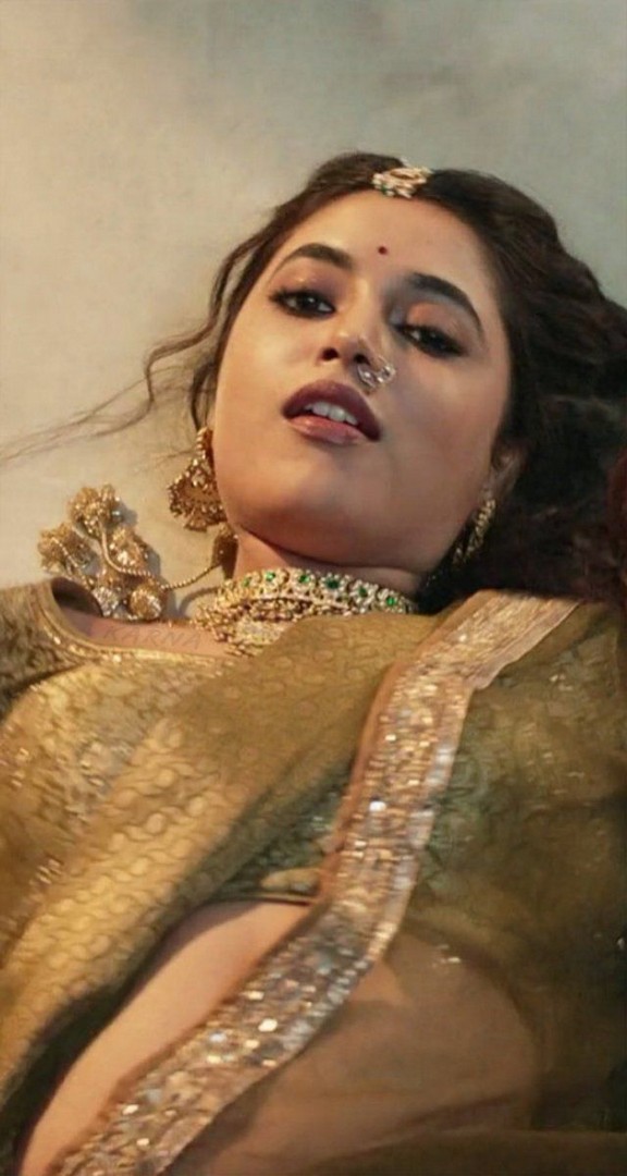 Prinka Sex - Priyanka Mohan Photos