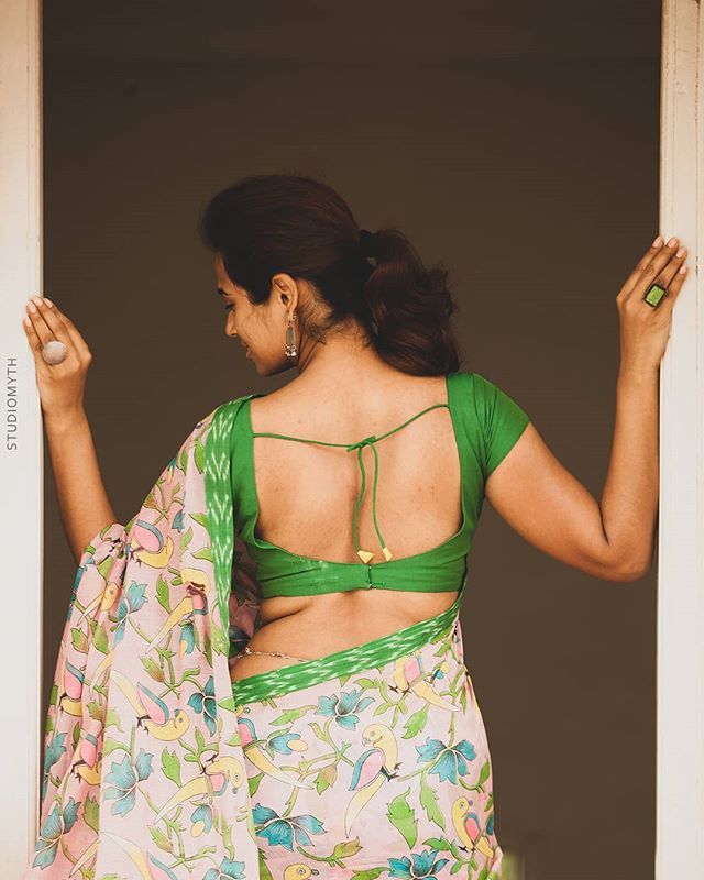hot backless saree photos